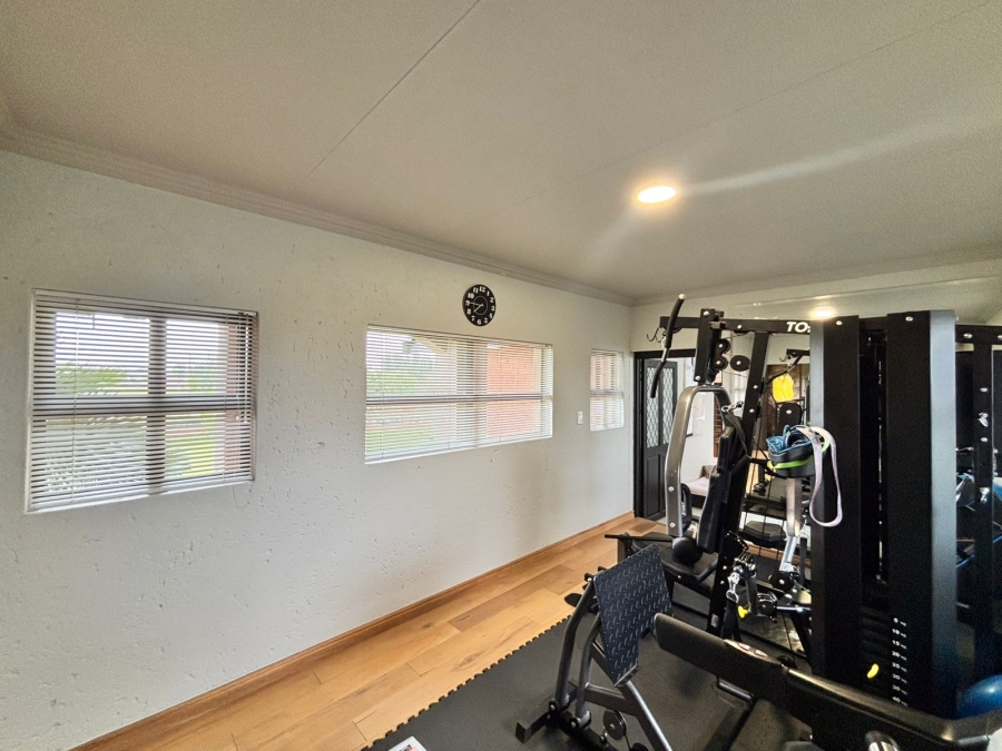 5 Bedroom Property for Sale in Grimbeeck Park North West